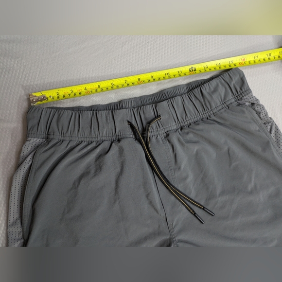 lululemon athletica Gray Athletic Shorts with Leggings - Picture 3 of 8